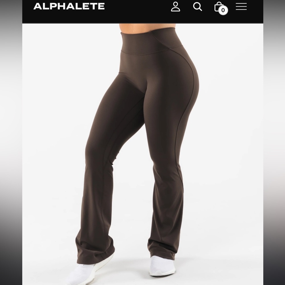 Aura Alphalete flared pant cashmere